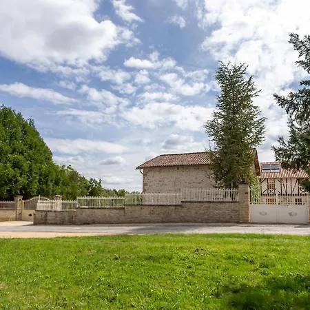 Amazing In With Heated Swimming Pool Casa vacanze